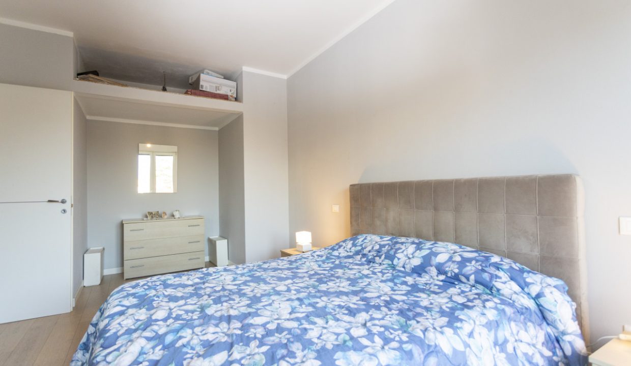 011__GRUPPOVELAcamera