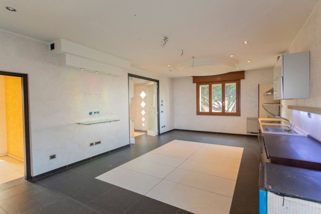 012__GRUPPOVELAcucina1