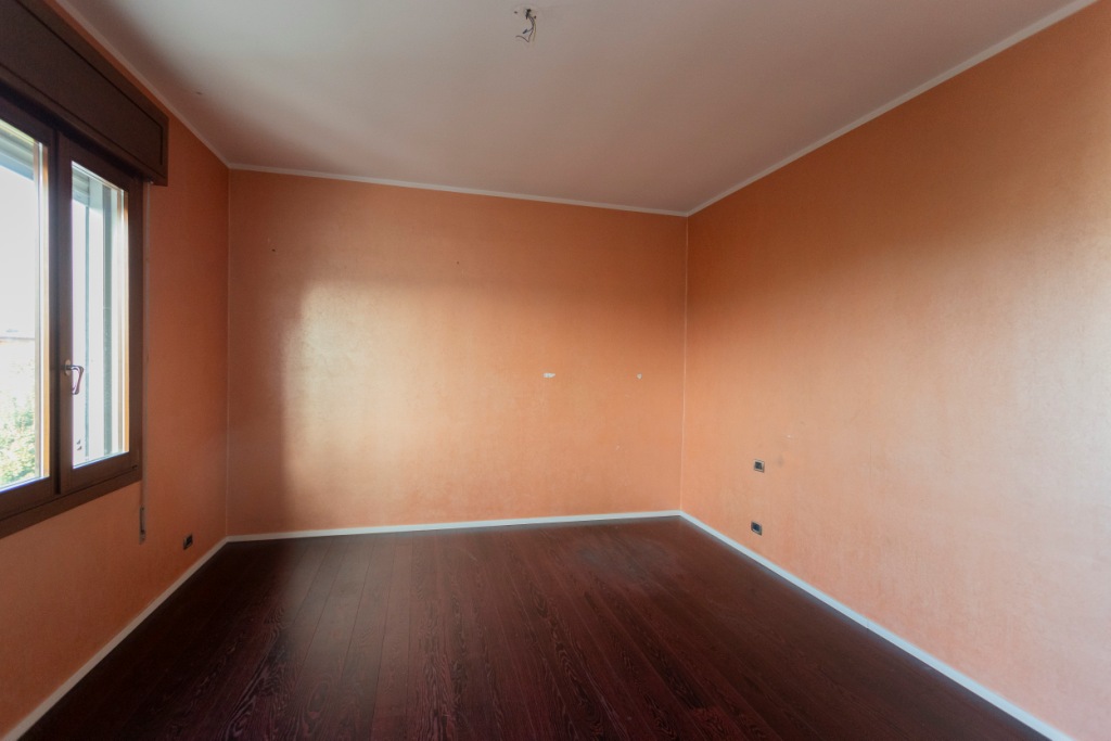 032__GRUPPOVELAcamera3