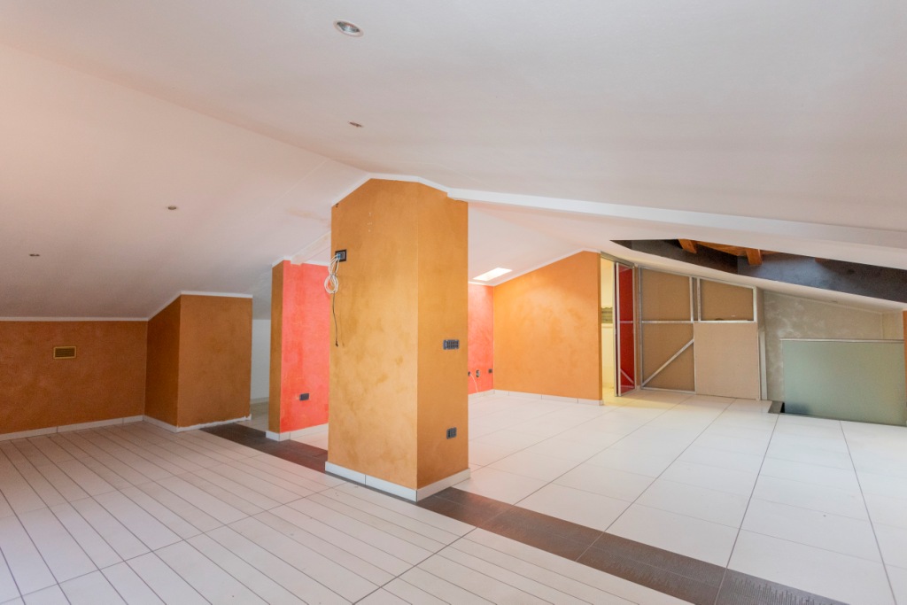 034__GRUPPOVELAsottotetto1