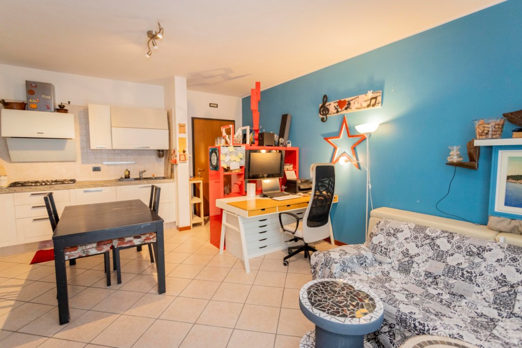 17 appartamento trilocale cartura cucina