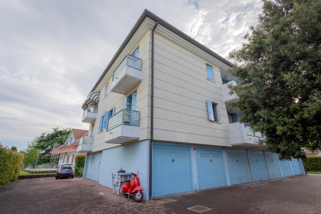 27 appartamento trilocale cartura esterno retro