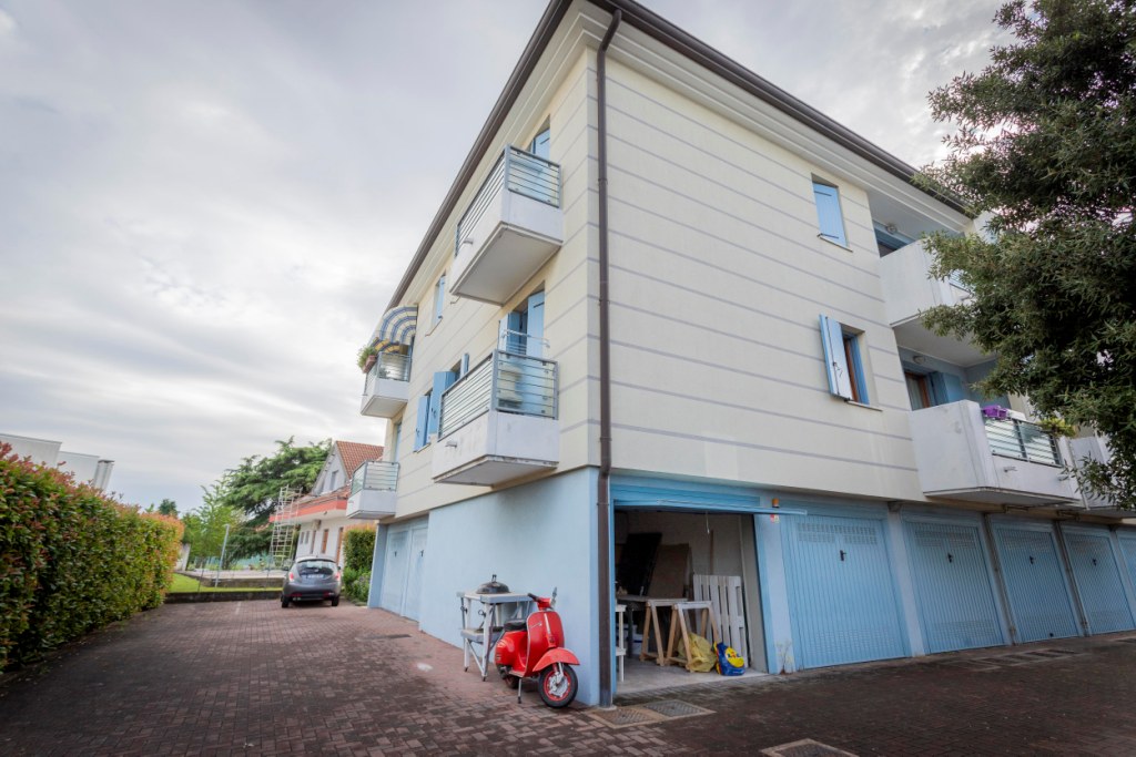 27 appartamento trilocale cartura retro eterno