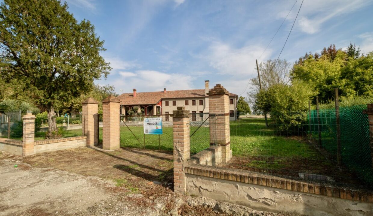 21 Gruppo Vela Conselve vista proprietà da strada principale (2)