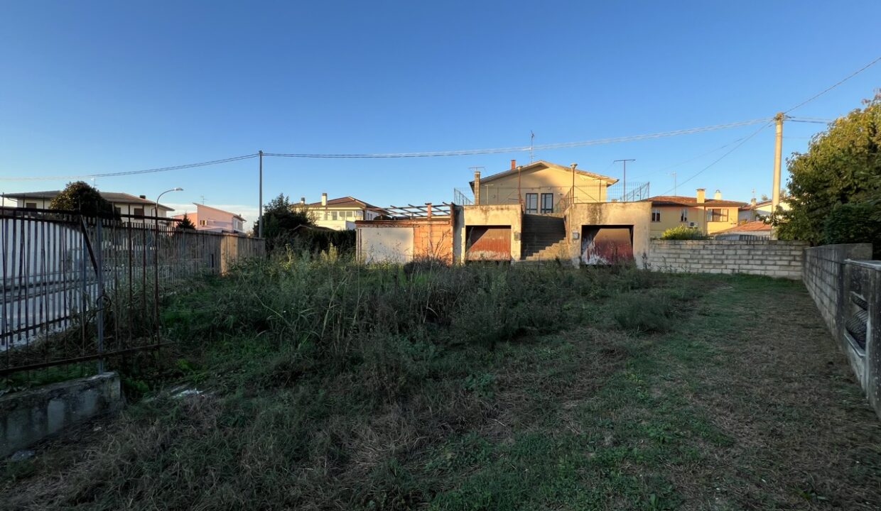 app 3 - 4 esterno garage+scala ped. 1