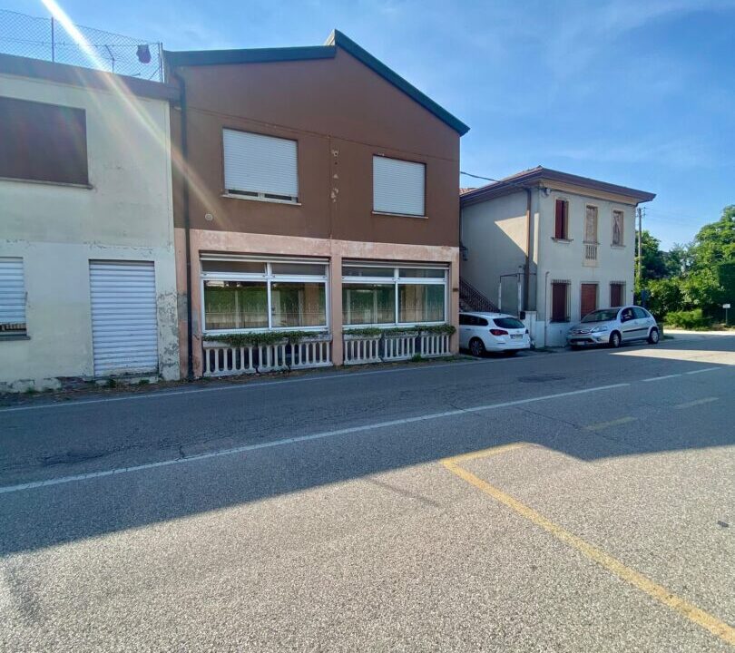 01 Facciata esterna