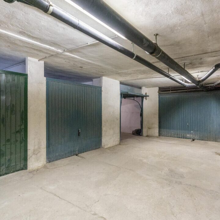 14 area garage