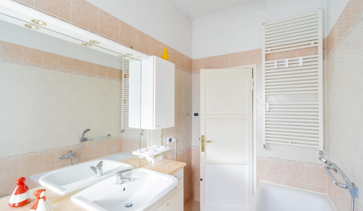 26 bagno completo vasca
