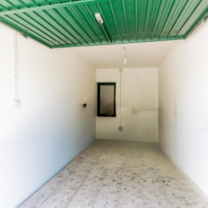 21 Garage